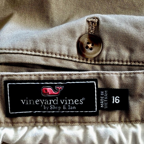 Vineyard Vines Boy’s 9” Breaker Short in Khaki Size 16 - Picture 4 of 5